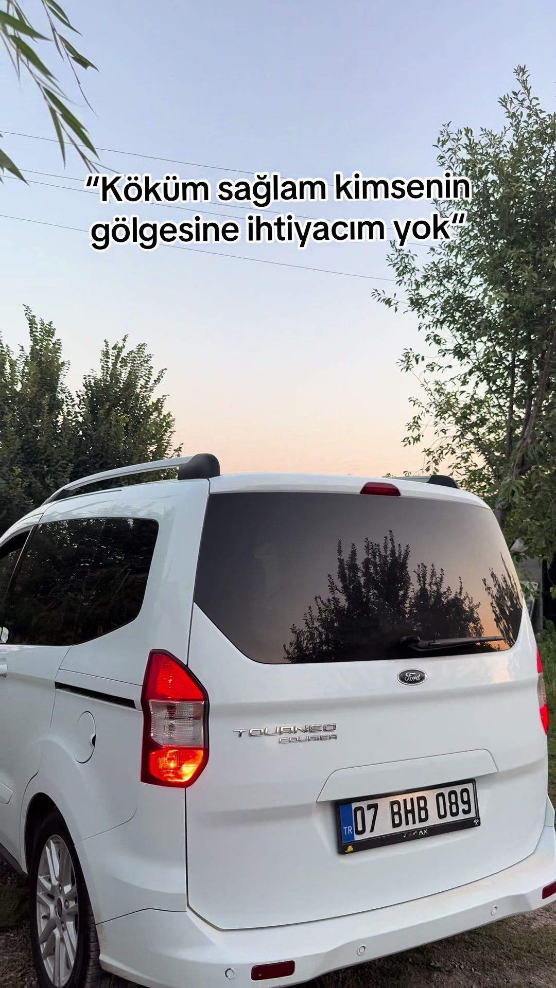 @🦅
