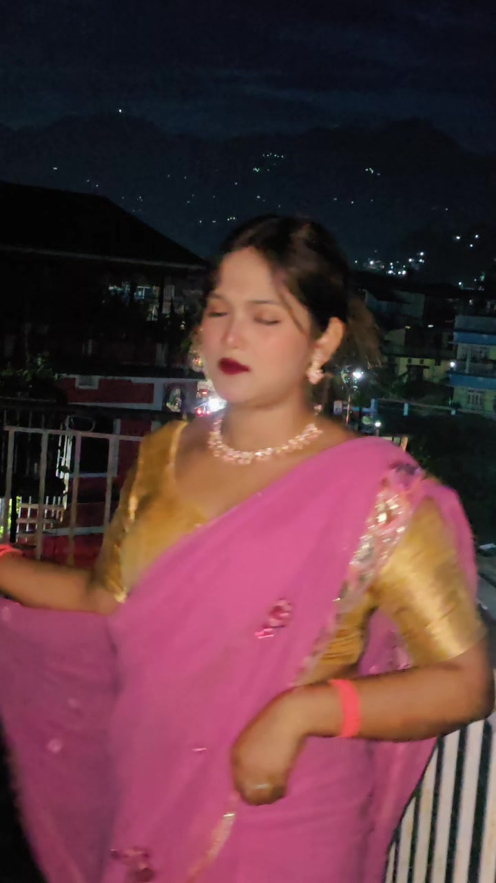 @👑kashish bhagat❣️😍