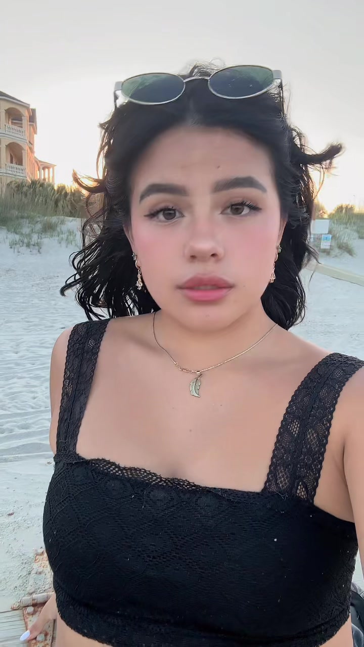 @Jessi_ruales