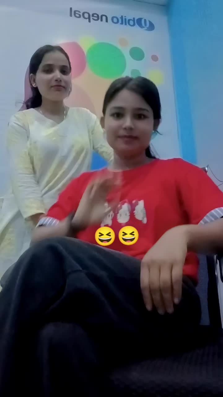 @👑pinky pahari 🍁💚🥀