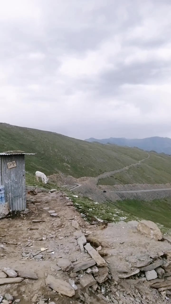 @Travel_with_Waqas