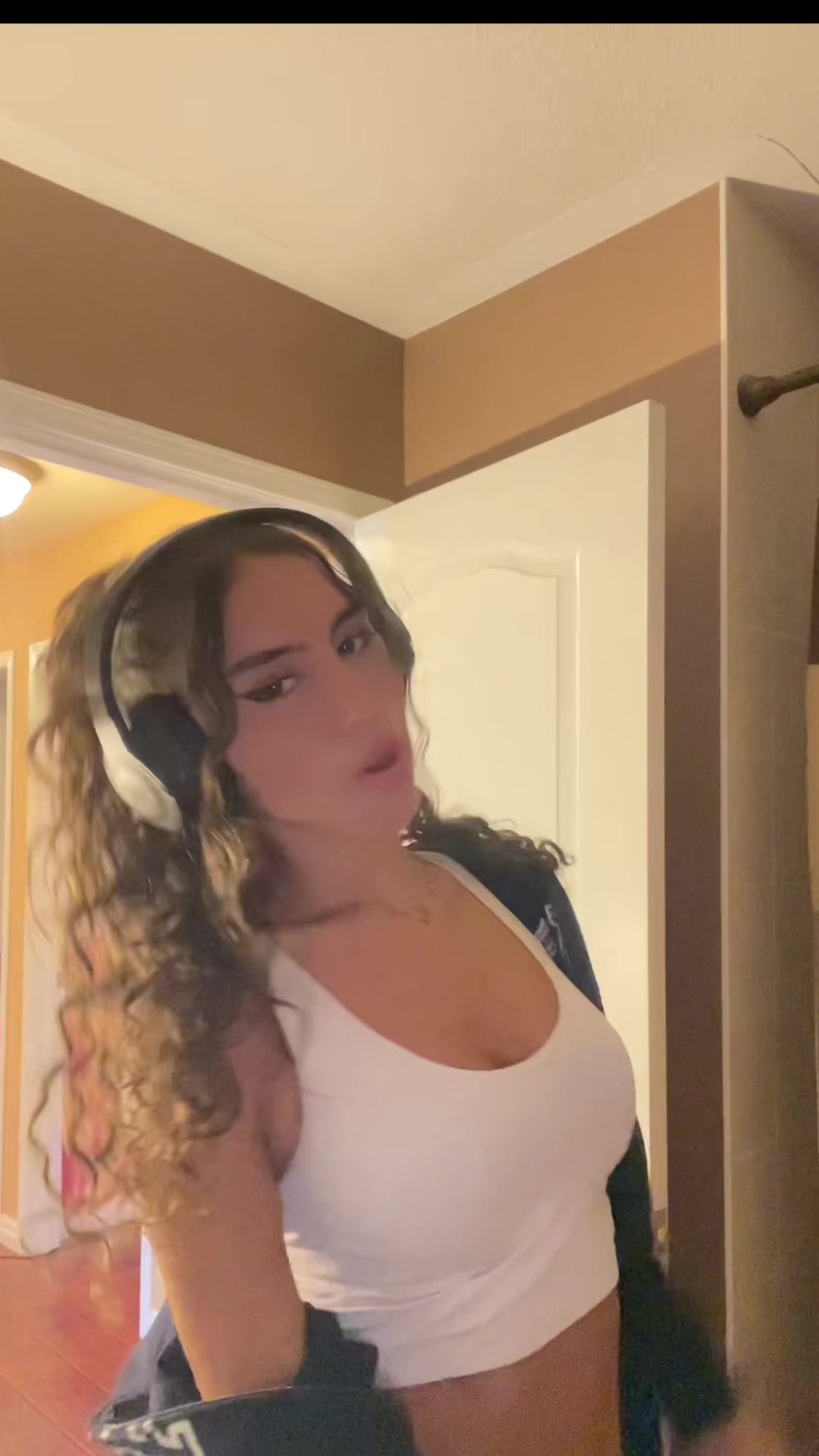 @Carla