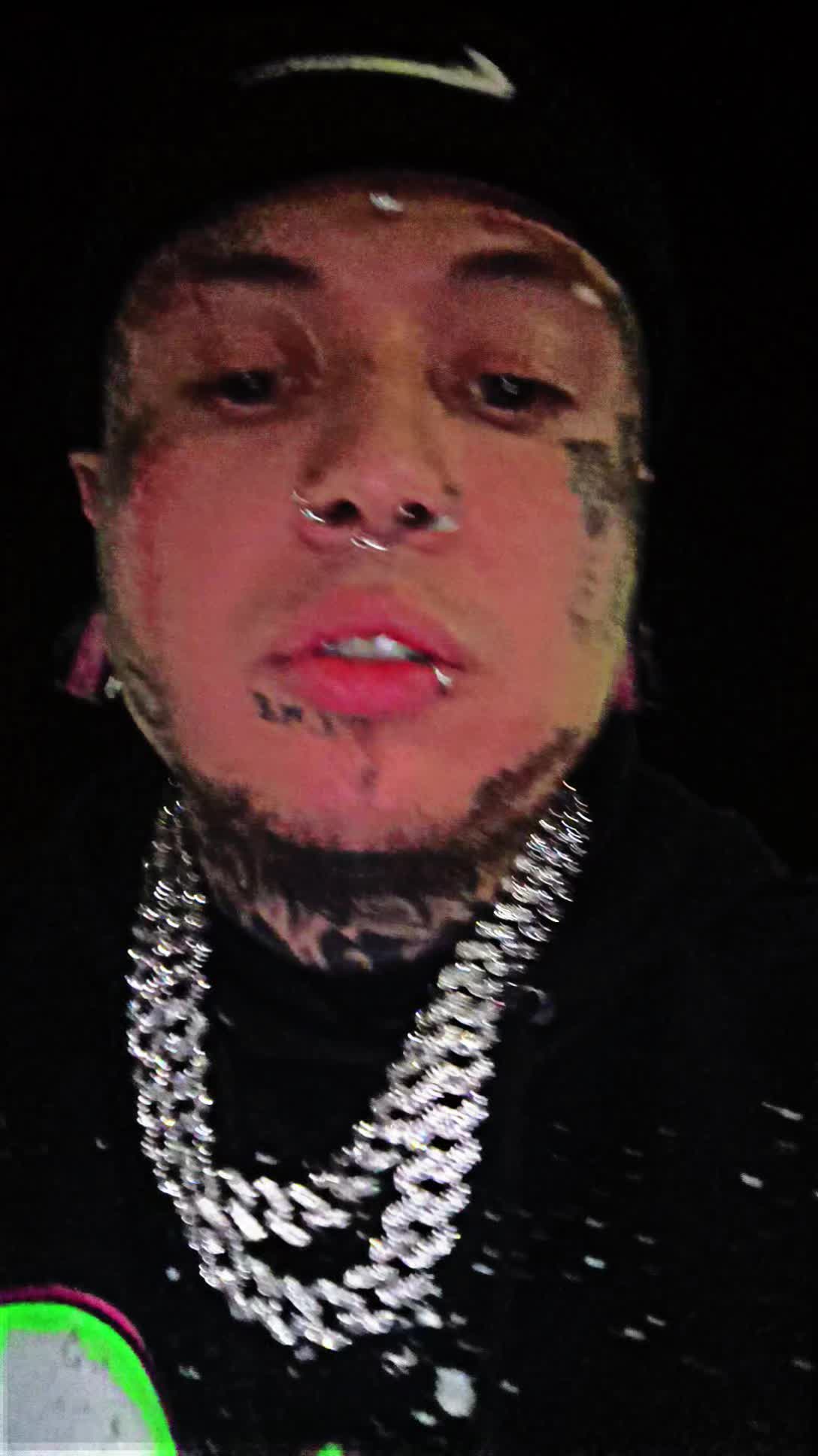 @dmartian719