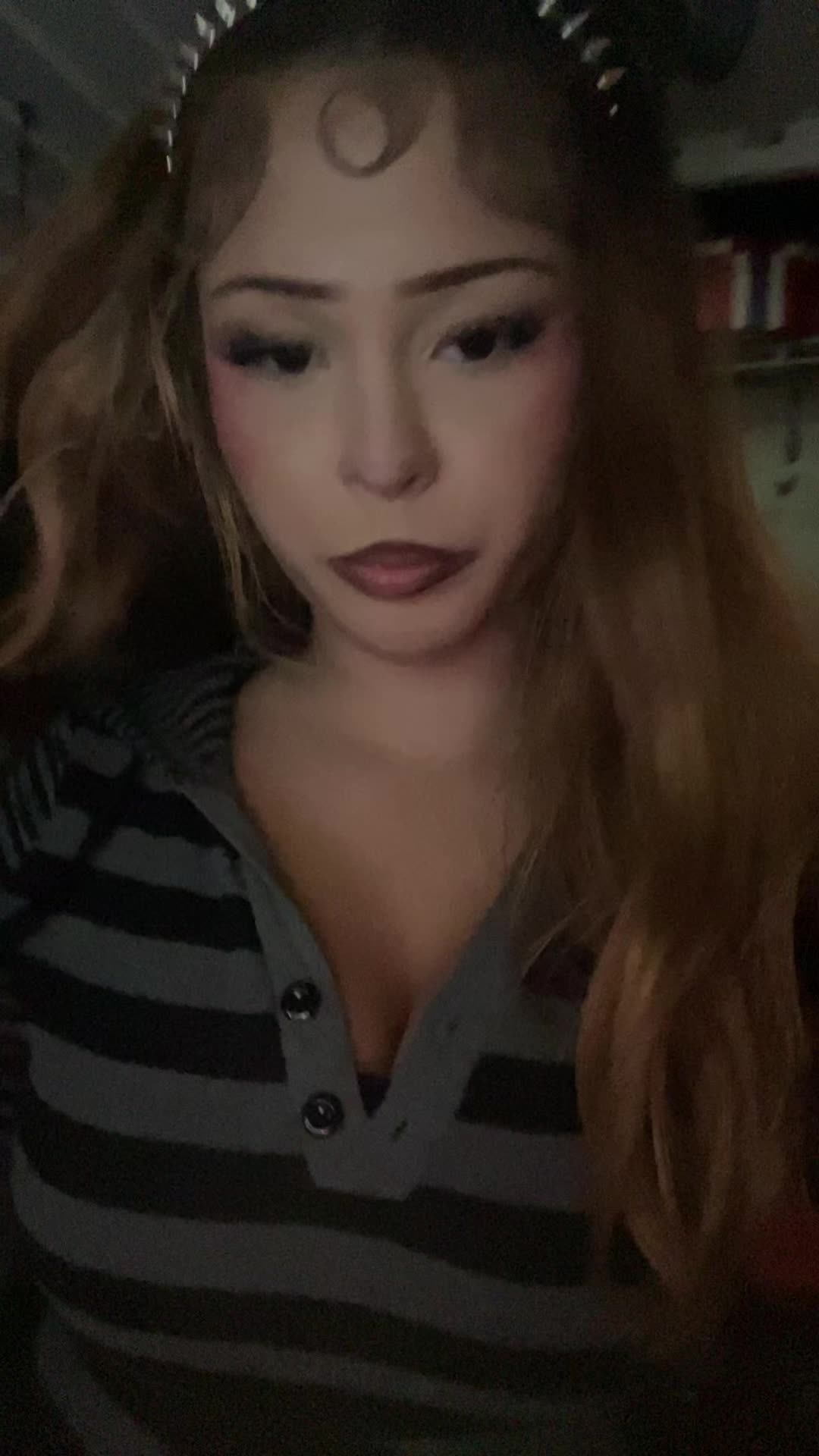 @🧟