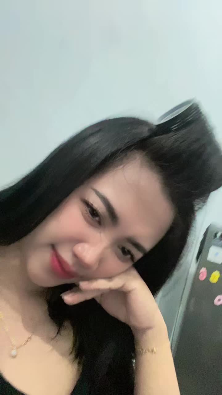 @girlDeva_