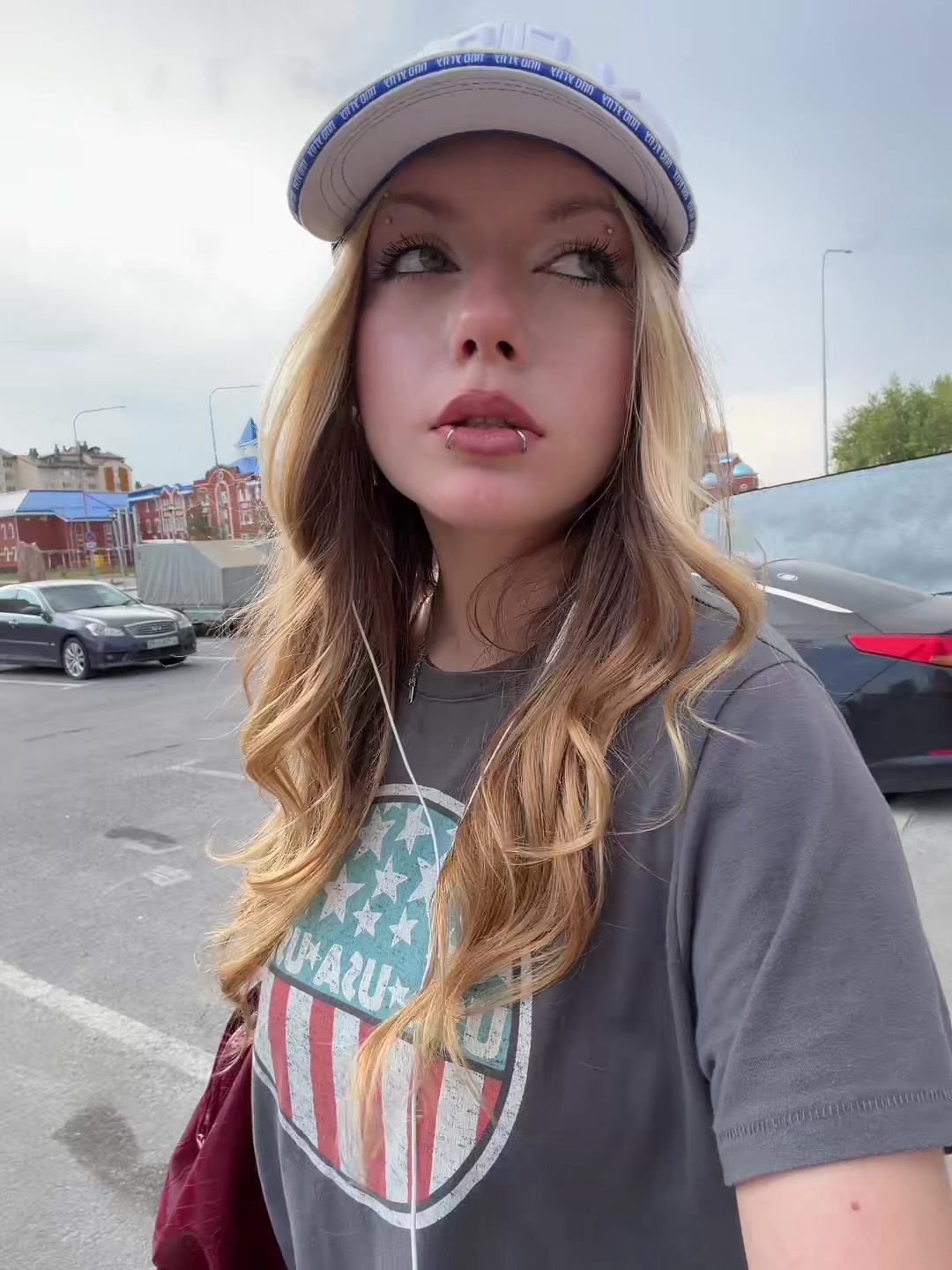 @мила