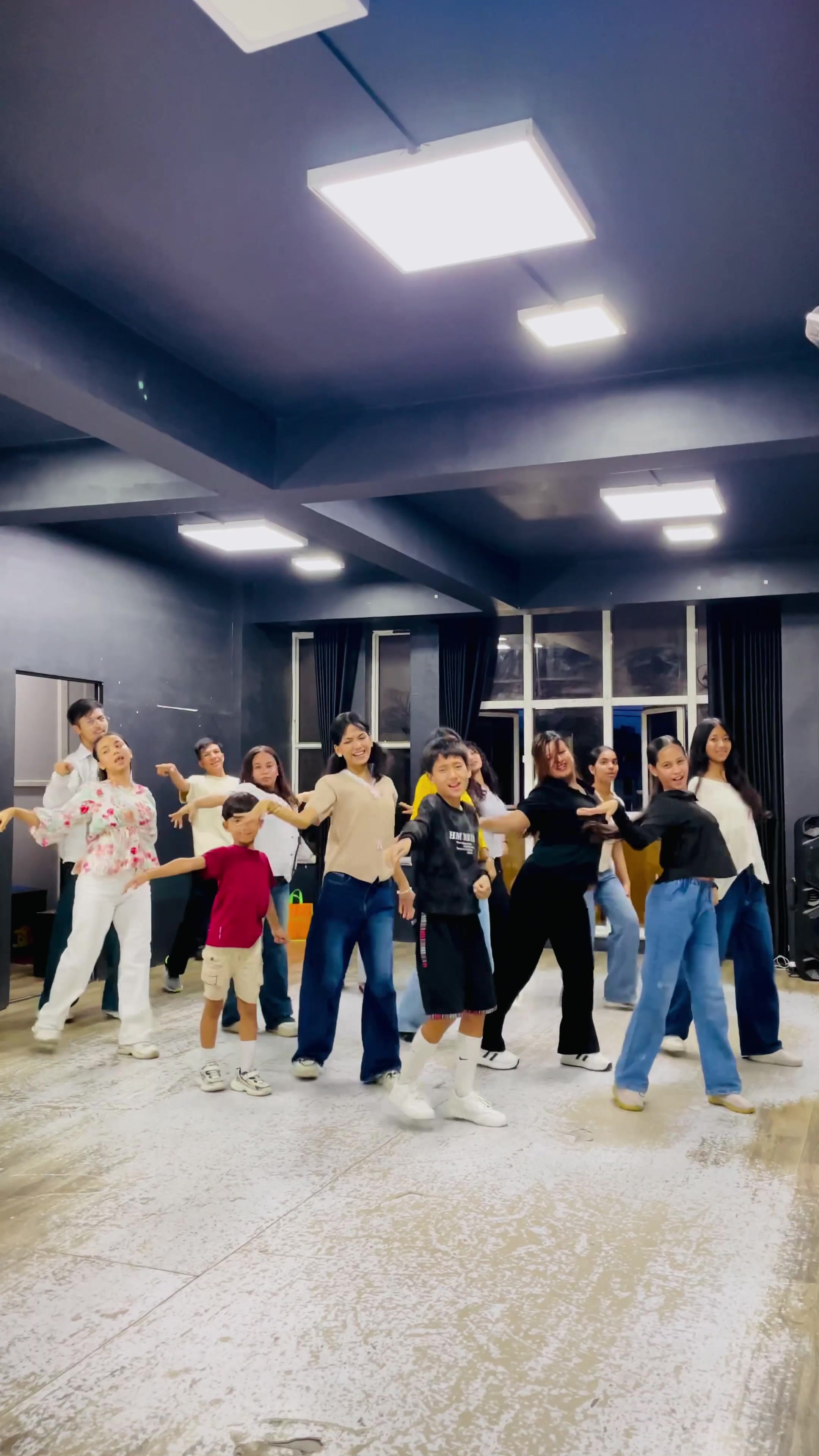 @Flexible Dance School