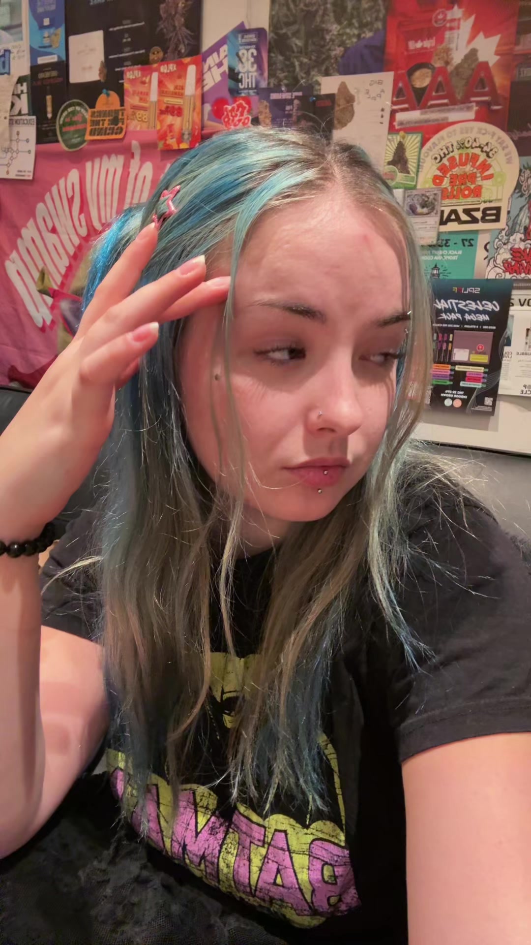 @thatbluehairbaddie