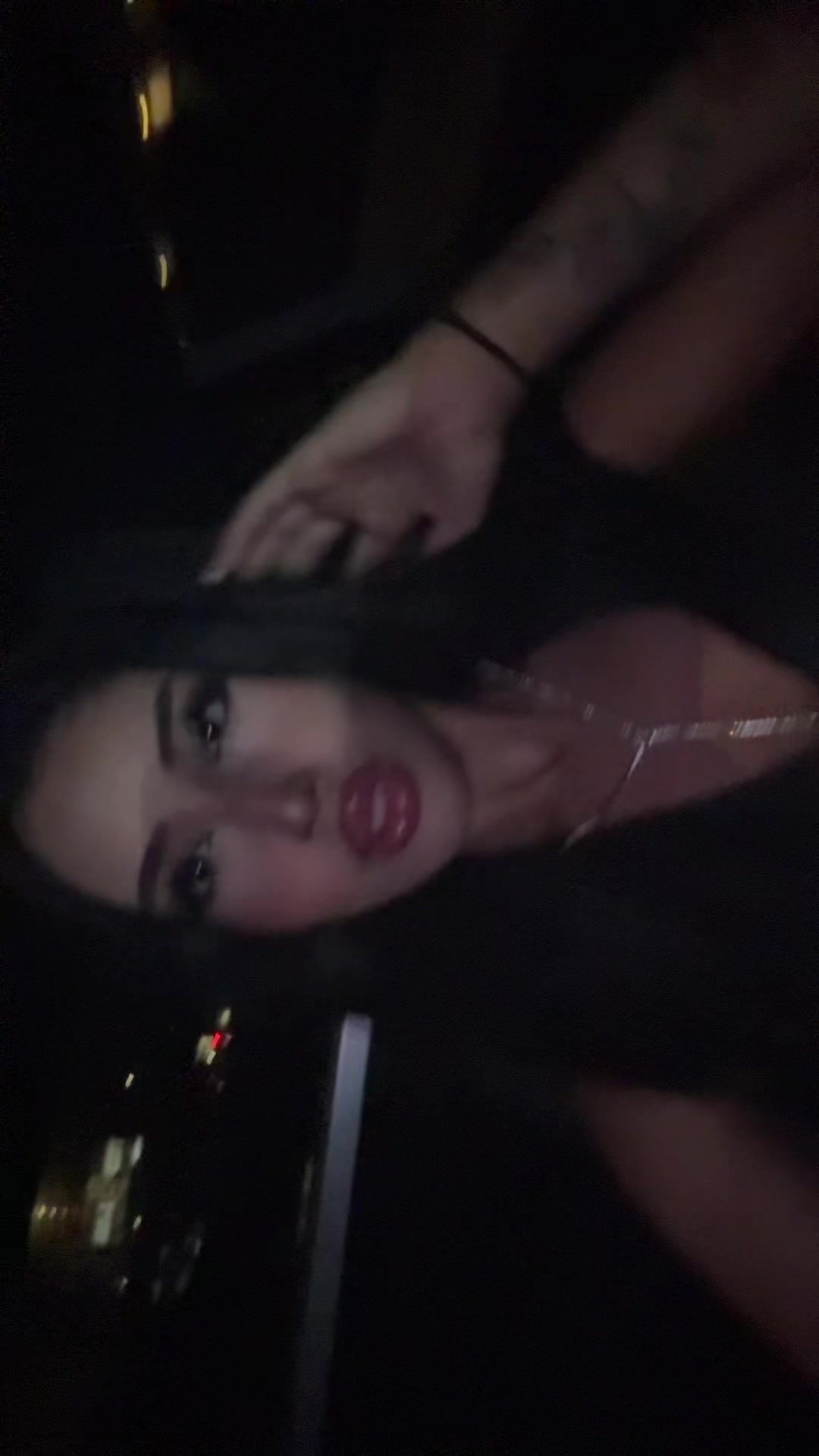 @Ava