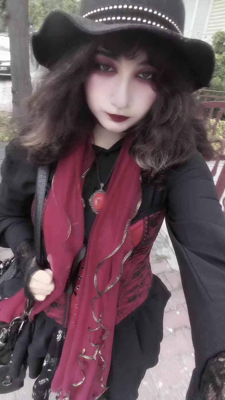 @🕸⦻yasemin ⦻🕸