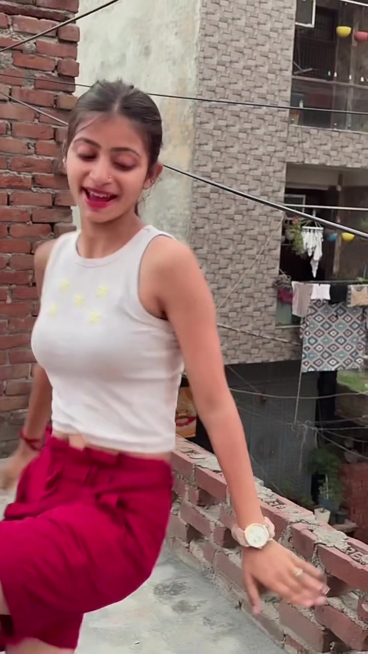 @AYESHA_KHAN_