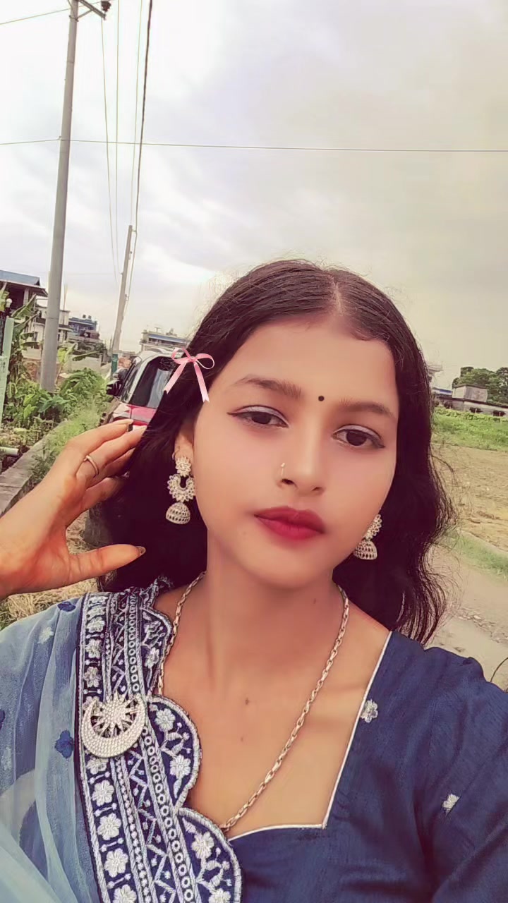 @nishu🦋🥀💫