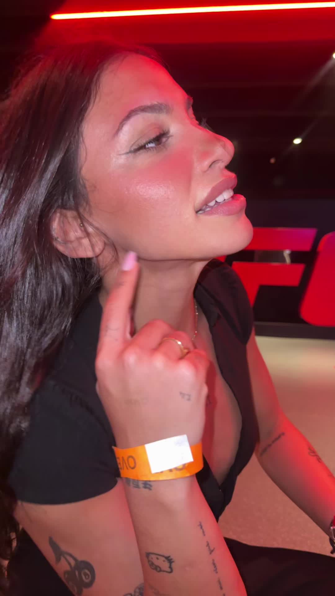 @Dania