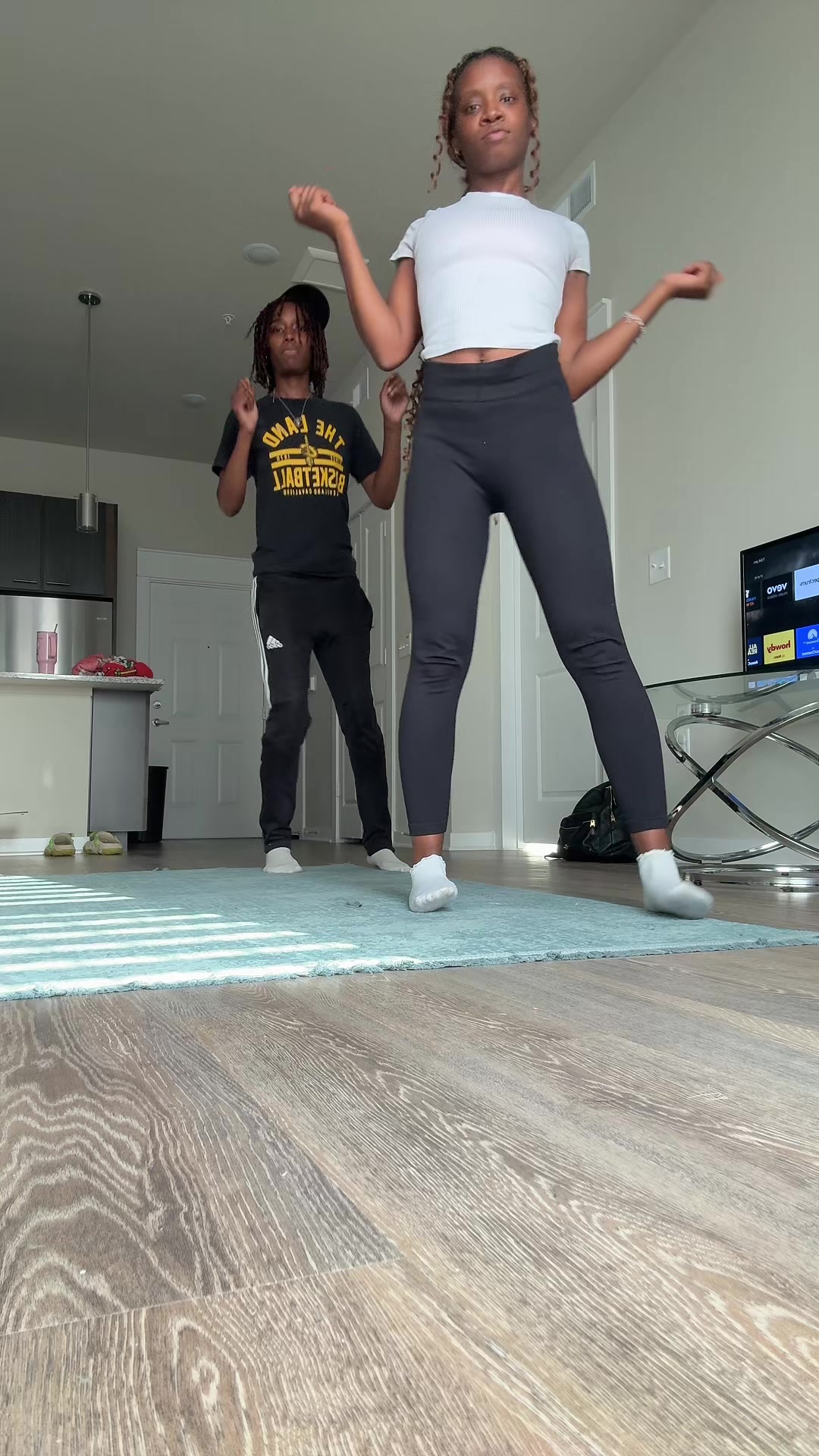 @Aradadonn