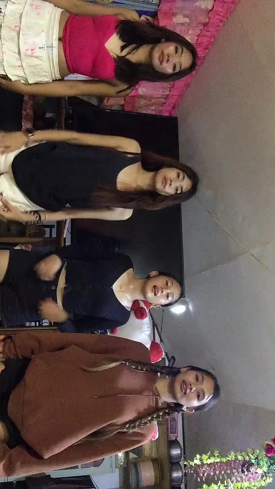 @👯♀️