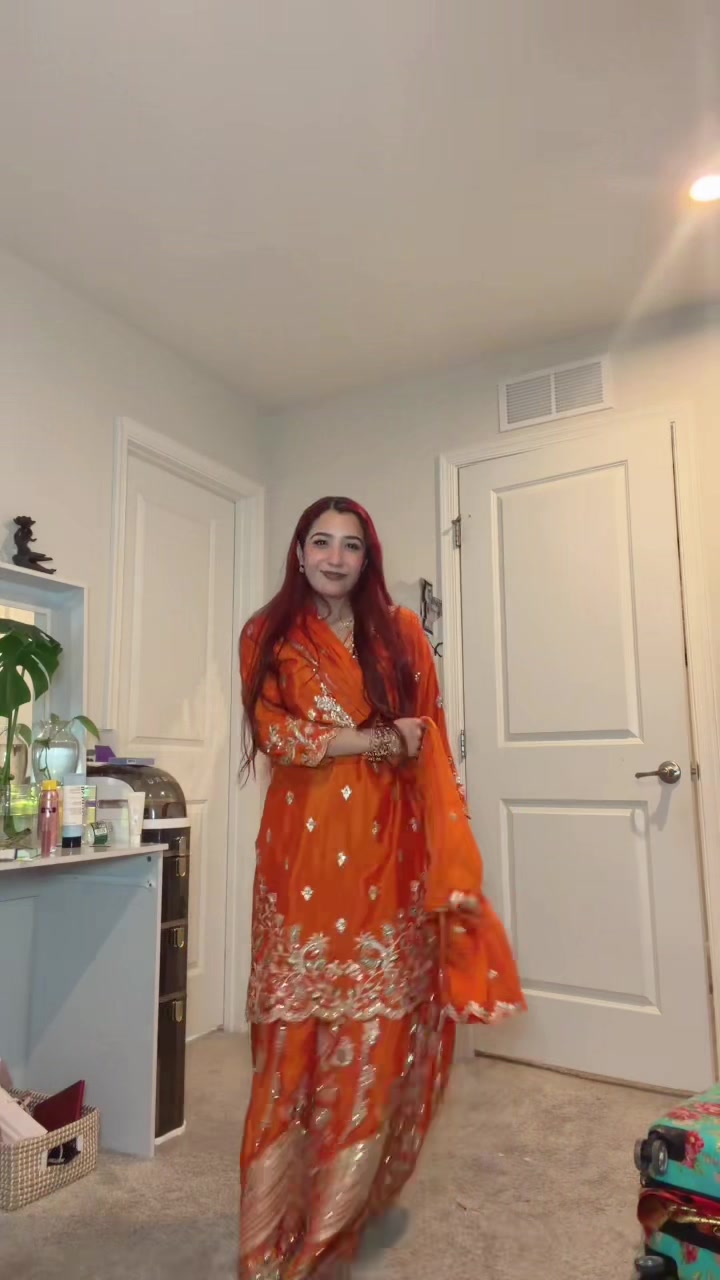 @🦚