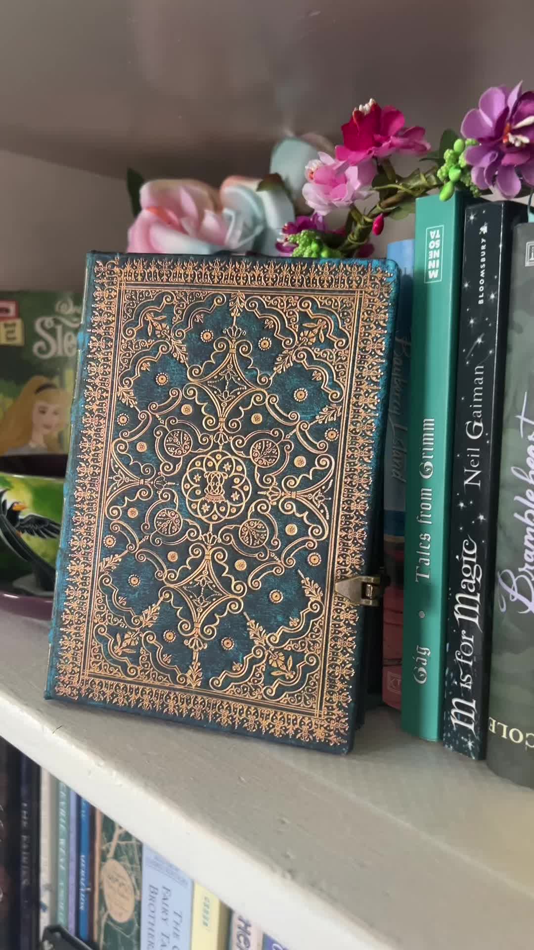 @Heather 🖤 Author & Artist