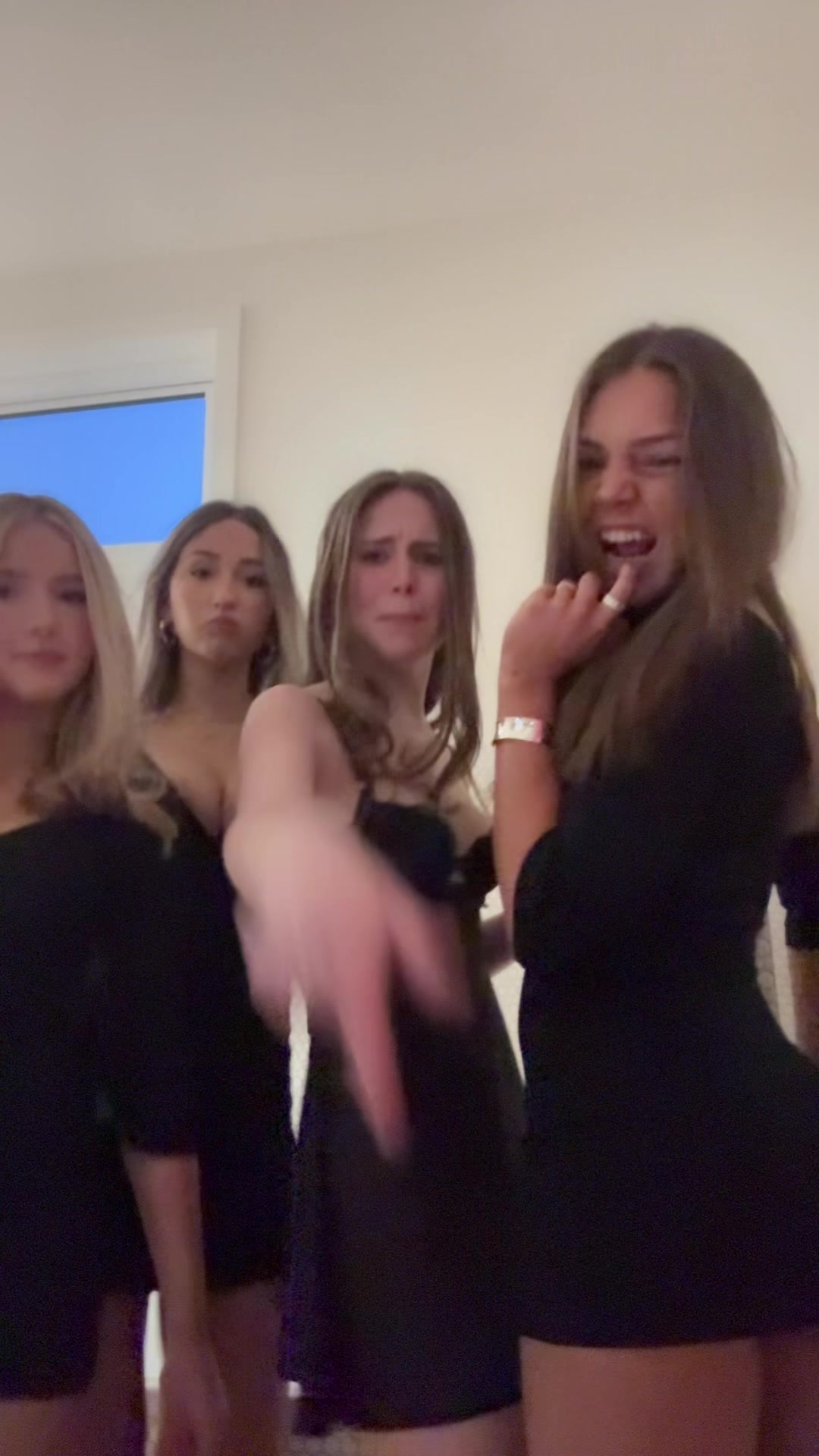 @🧟♀️