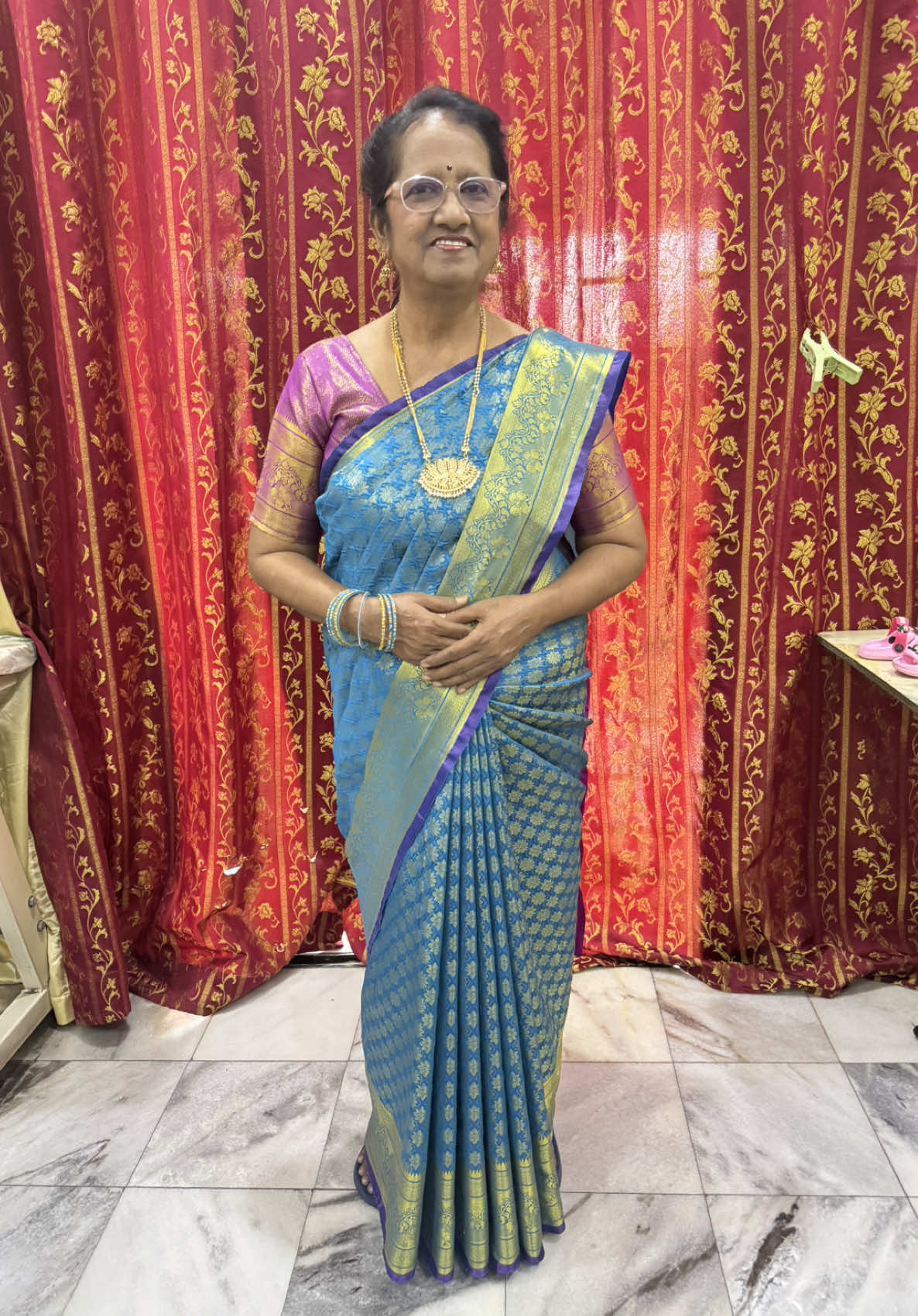@V-Pleats & Drapes