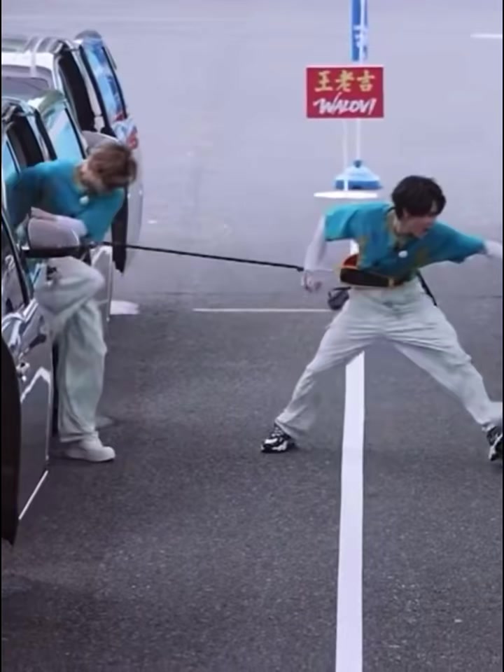 @𝙯𝙝𝙬