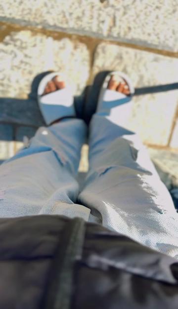 @Jr:COME_Less