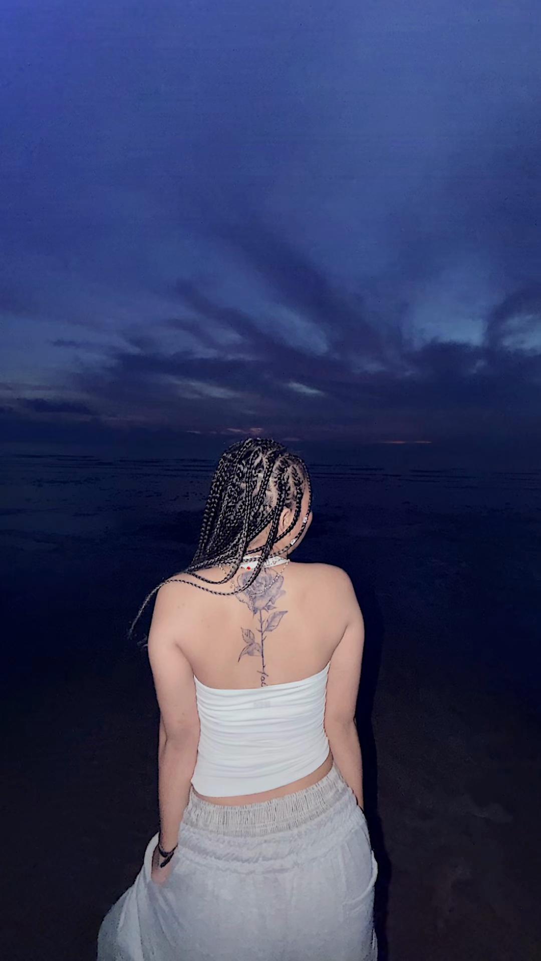 @anggunadelia11