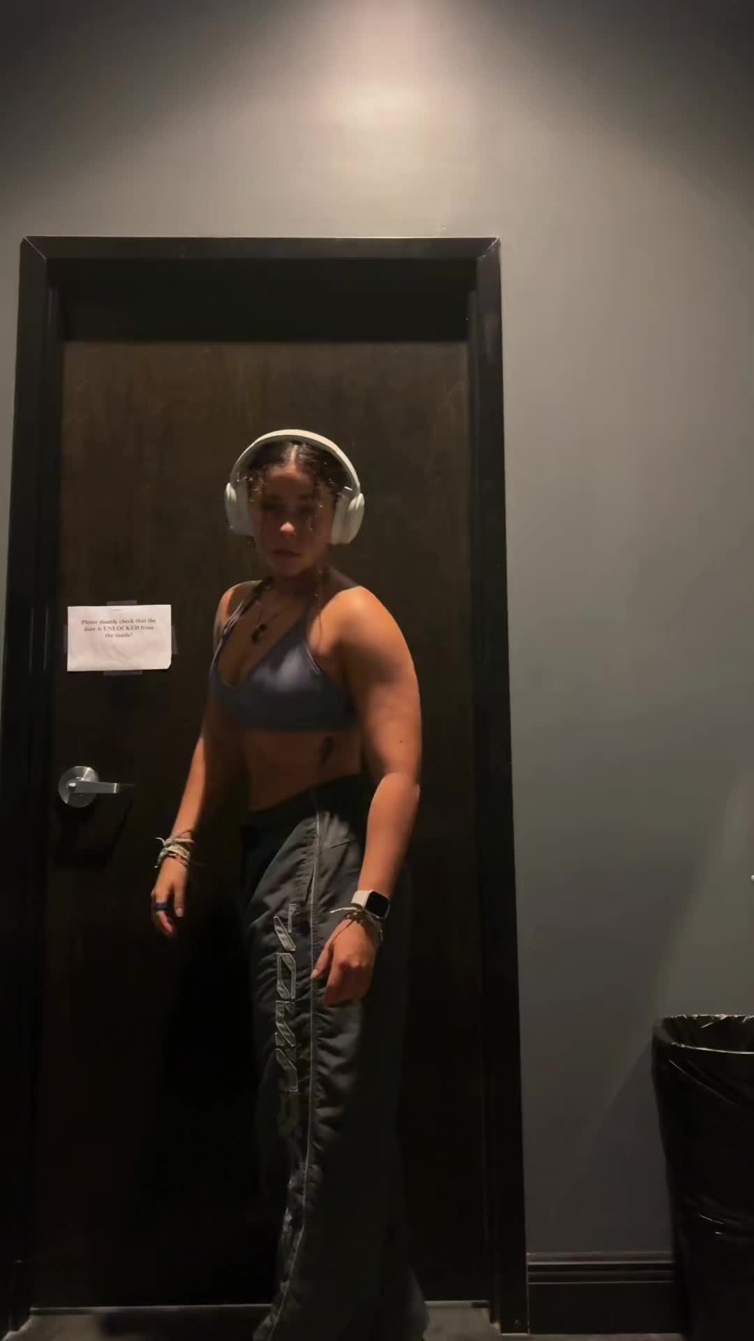 @robyn