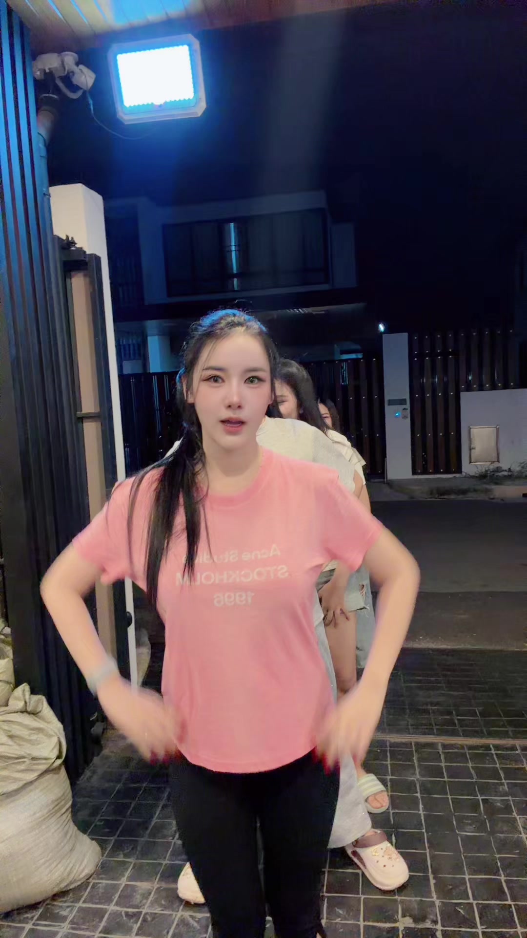 @Yatawee