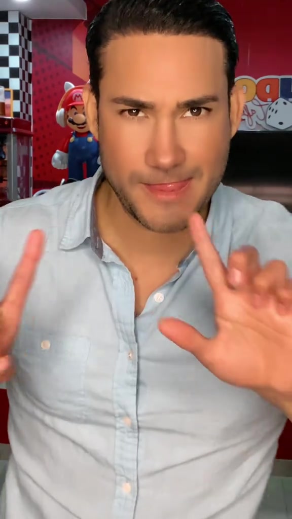 @Elchicodelasonrisa😊
