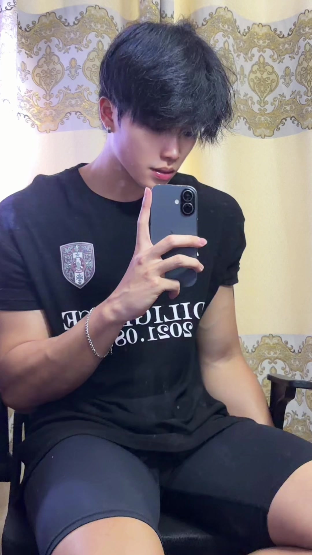 @𝐌𝐢𝐝𝐧𝐢𝐠𝐡𝐭𝐁𝐨𝐱𝐞𝐫
