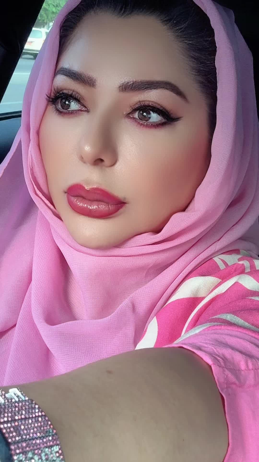 @Laila Khan