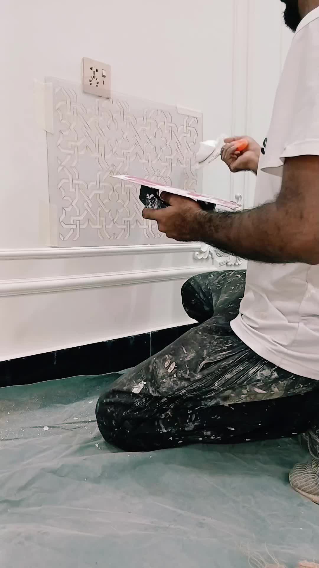 @HousePainter