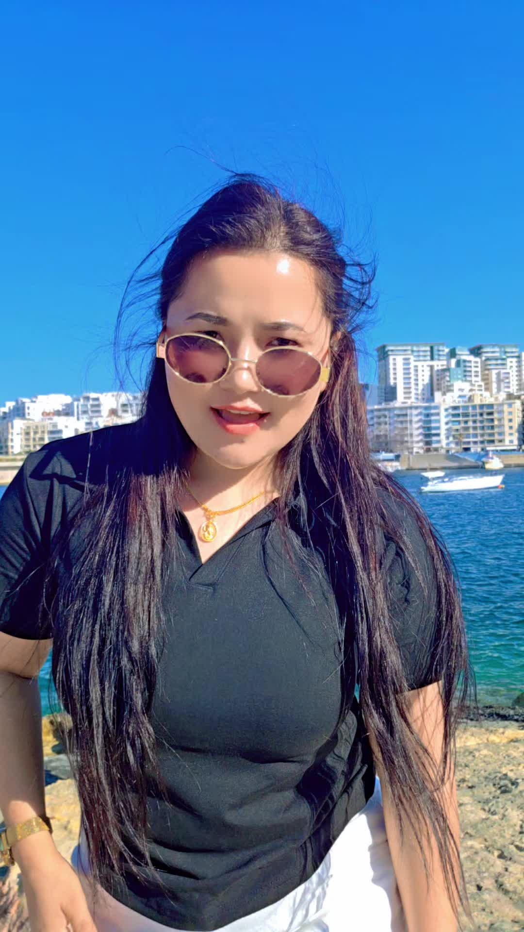 @Deepa_gurung