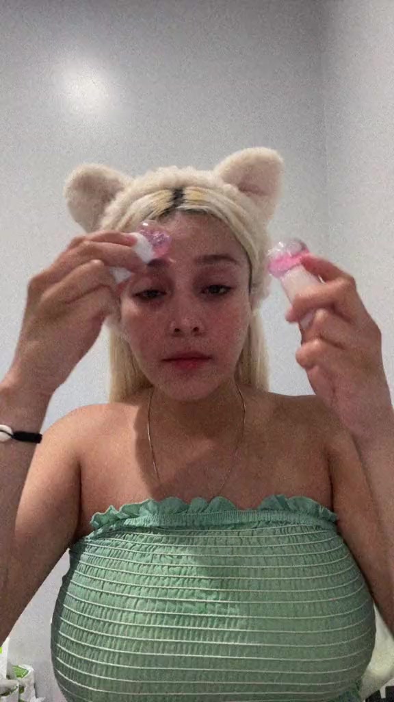 @Luna