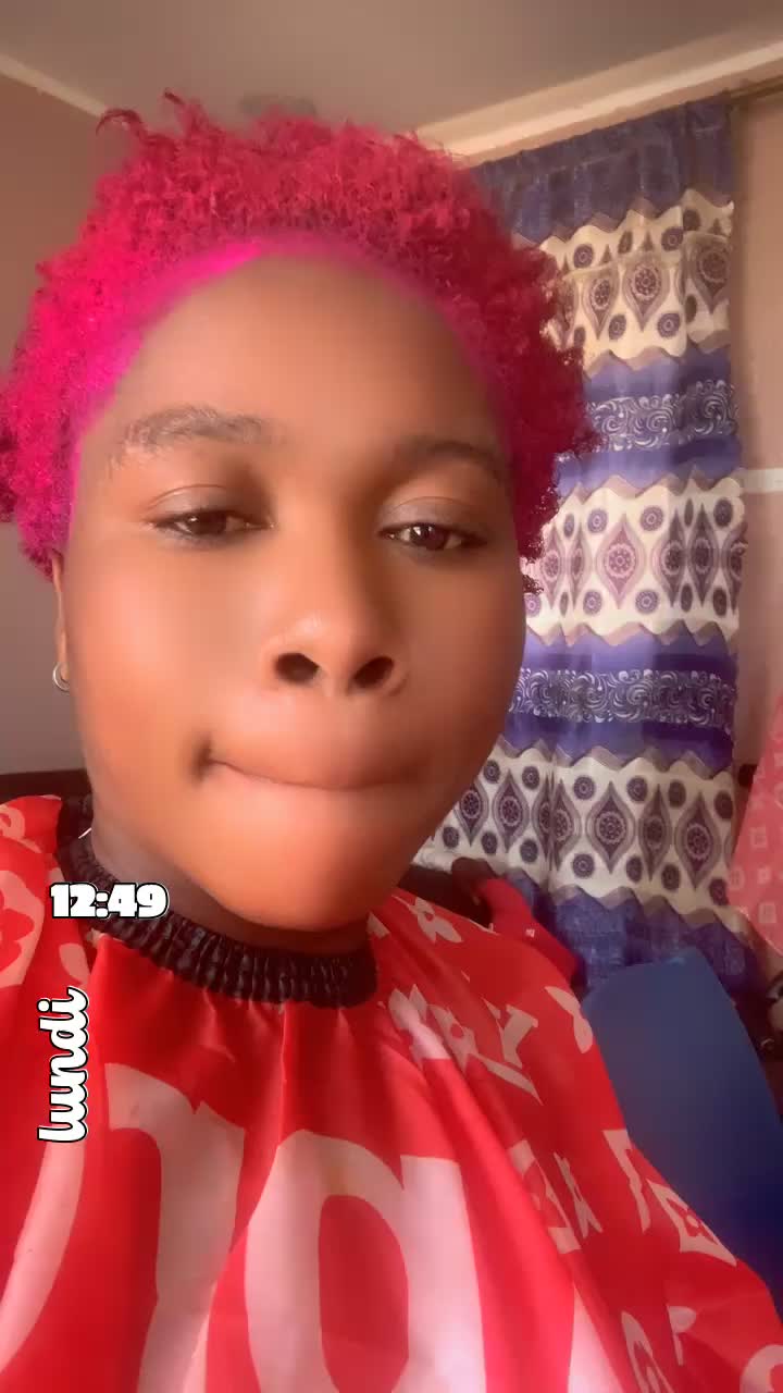 @Chirlay la reine, mère