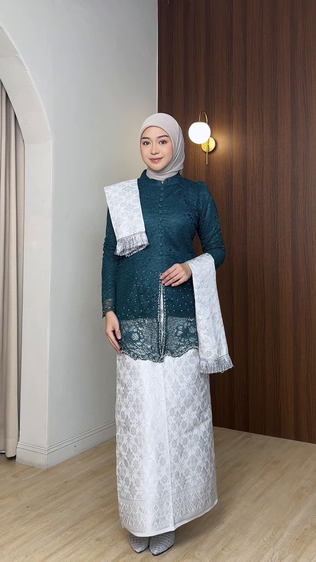 @Dwkebaya