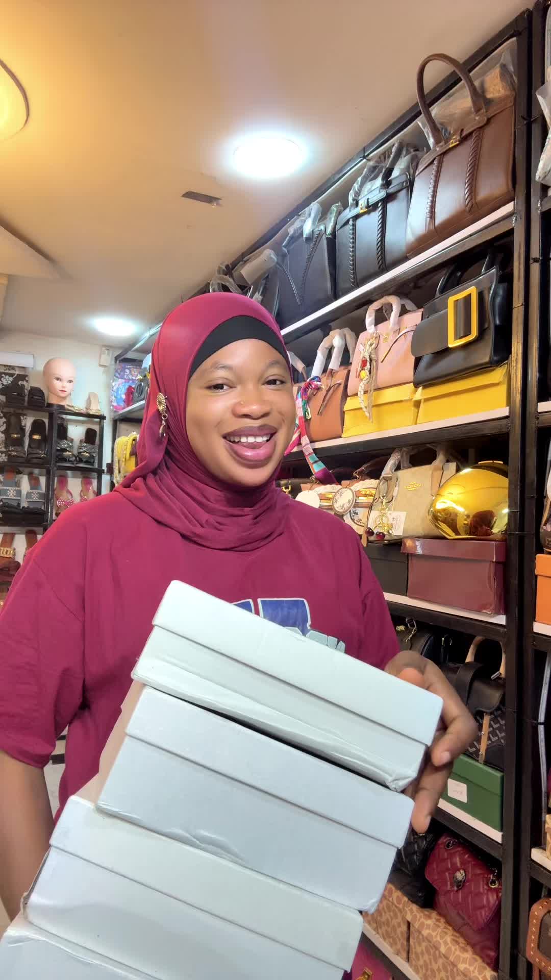 @BAG/TEE’S VENDOR IN OSOGBO🛍️