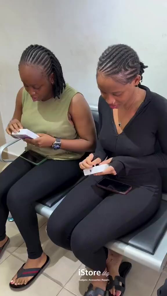 @istoreug