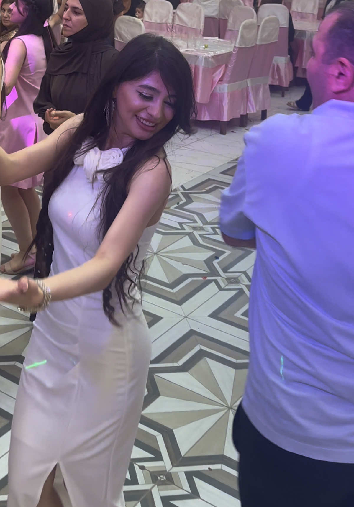 @𝑹&ouml;𝒚𝒂🇦🇿🇺🇸