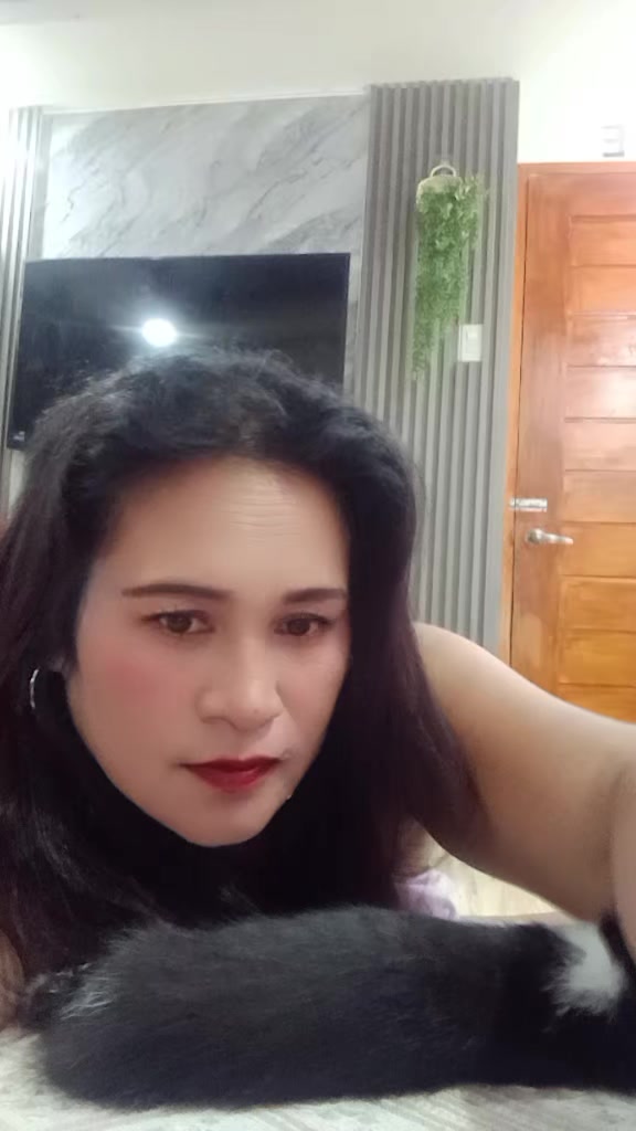 @leyan D.