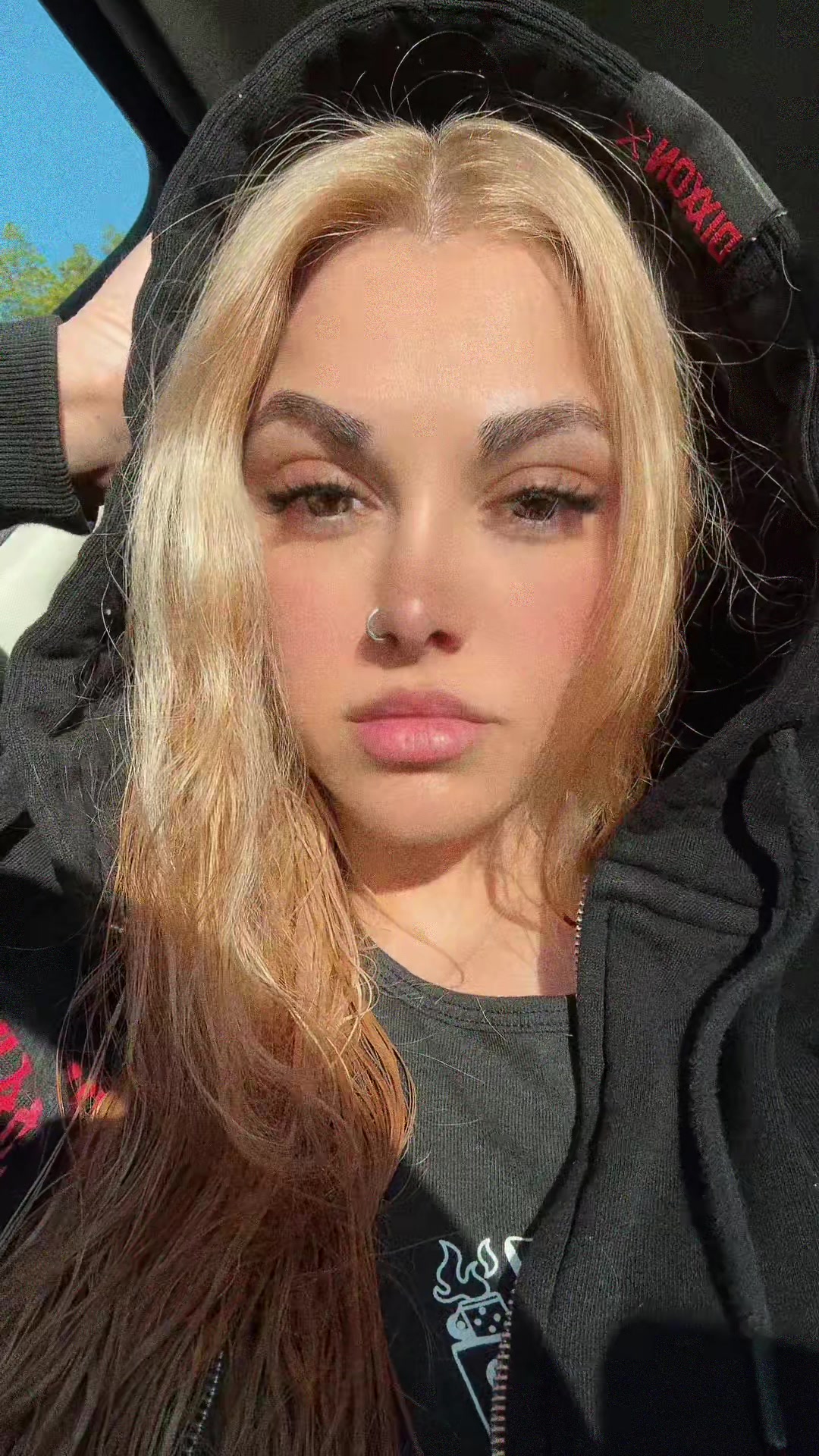 @arianamakris