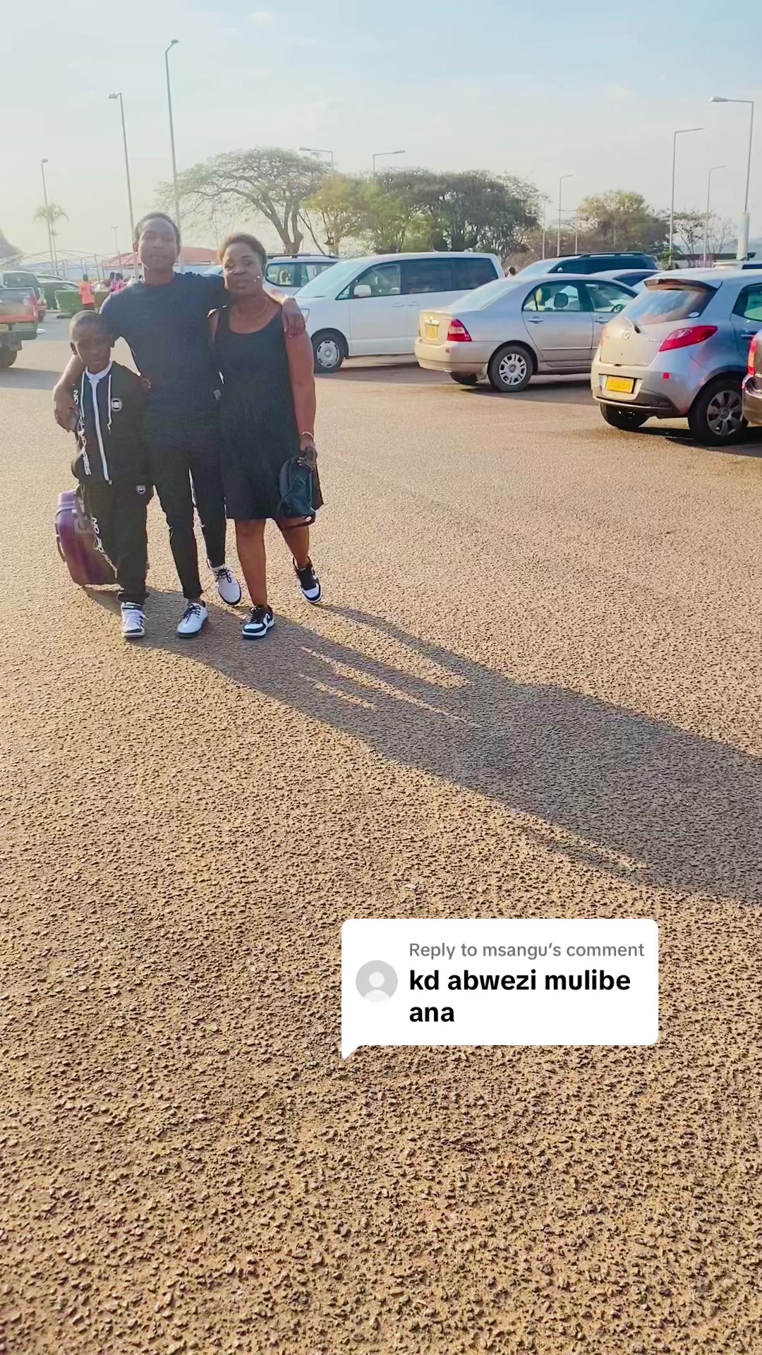 @Abwezi Mwandiona?