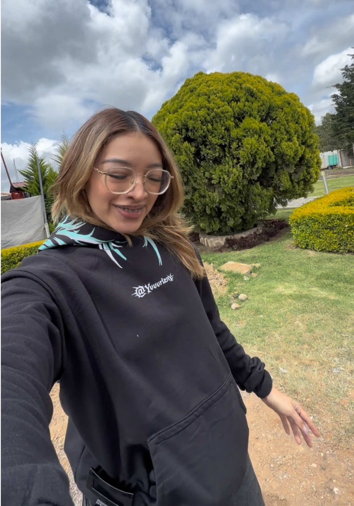 @Mitzy🖤