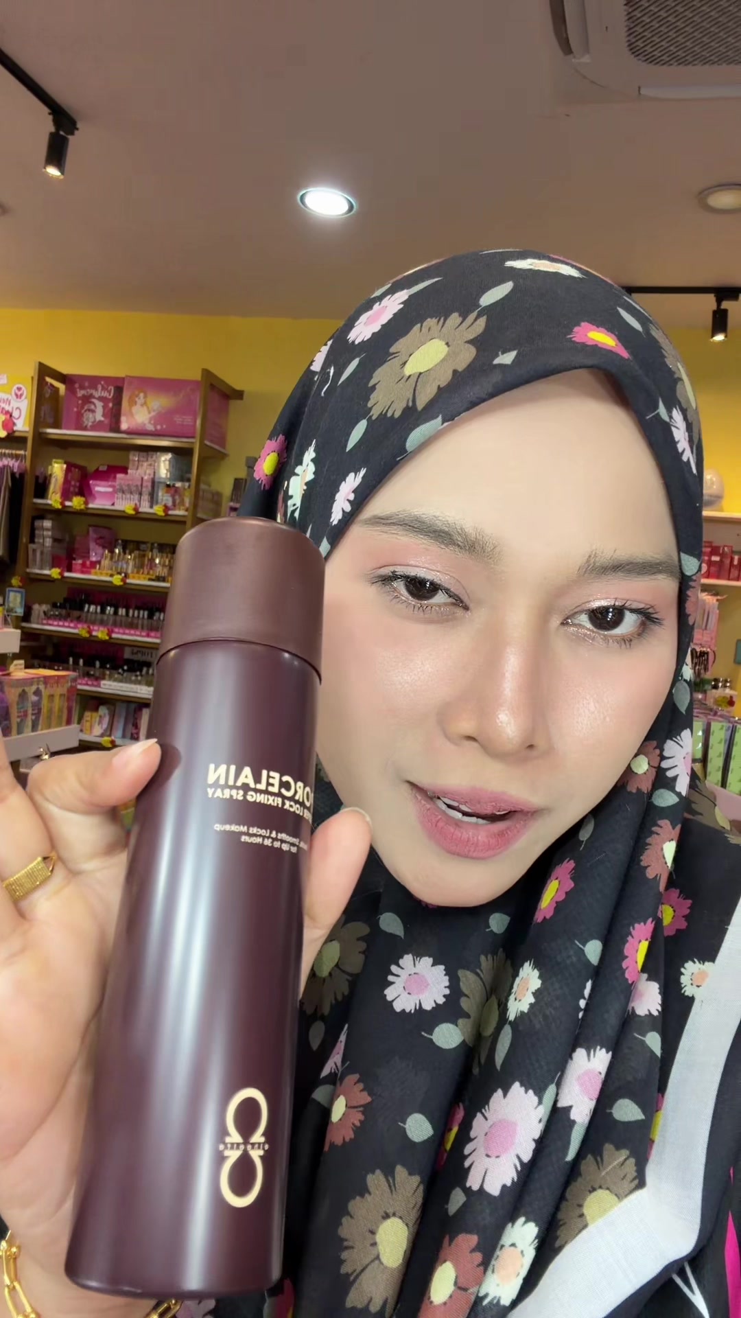 @DadaHunyai Makeup And Perfumes