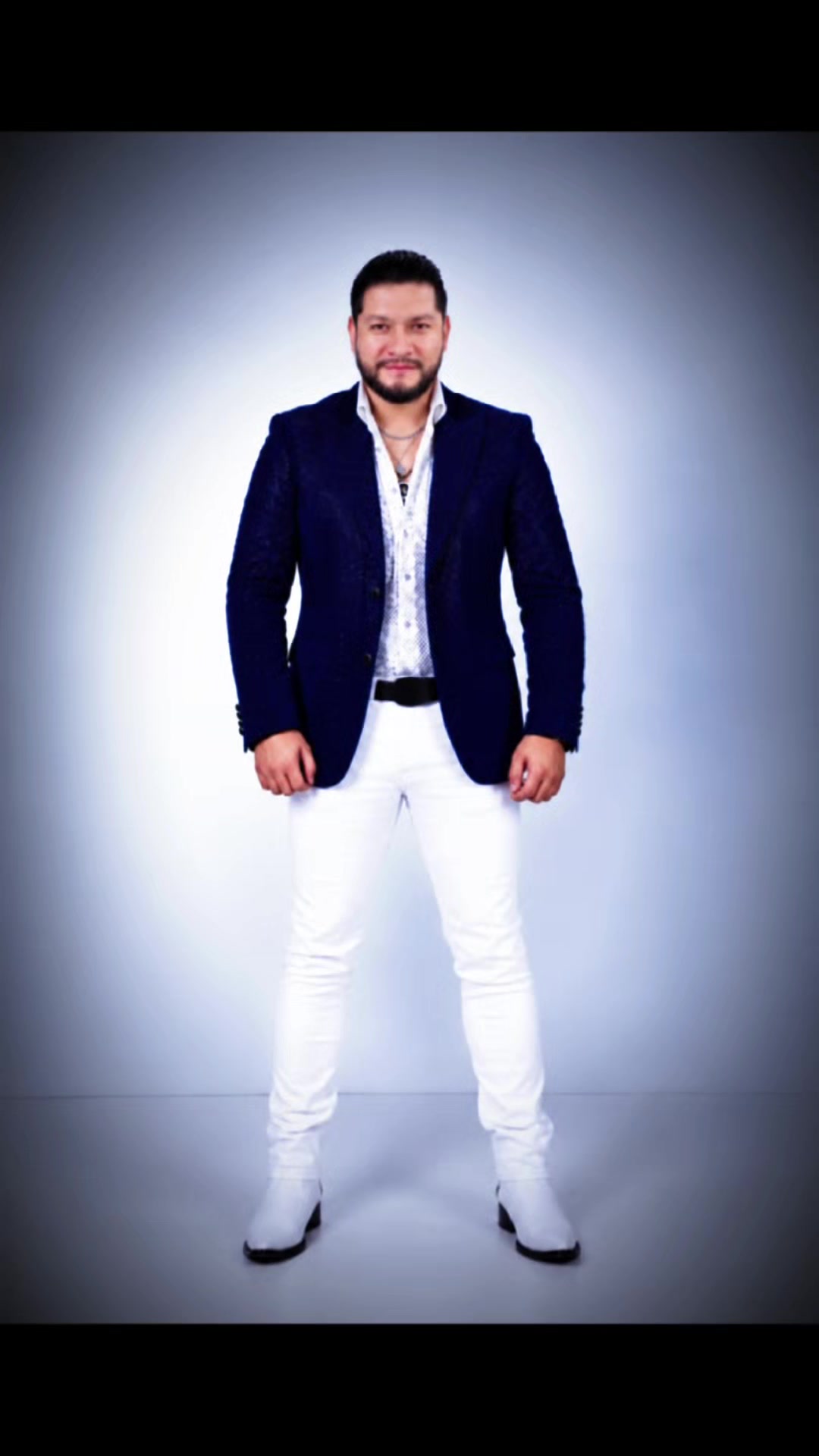 @Adán Martínez