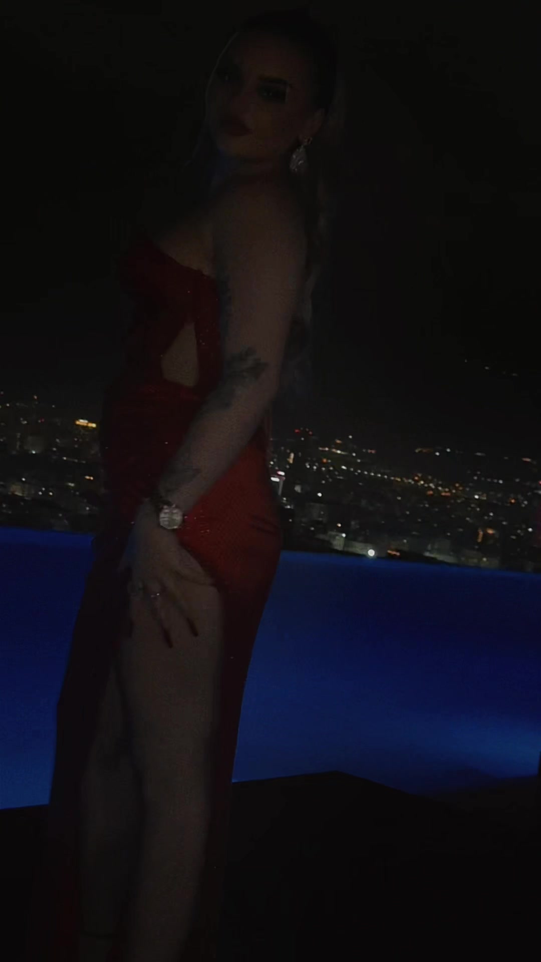 @🖤