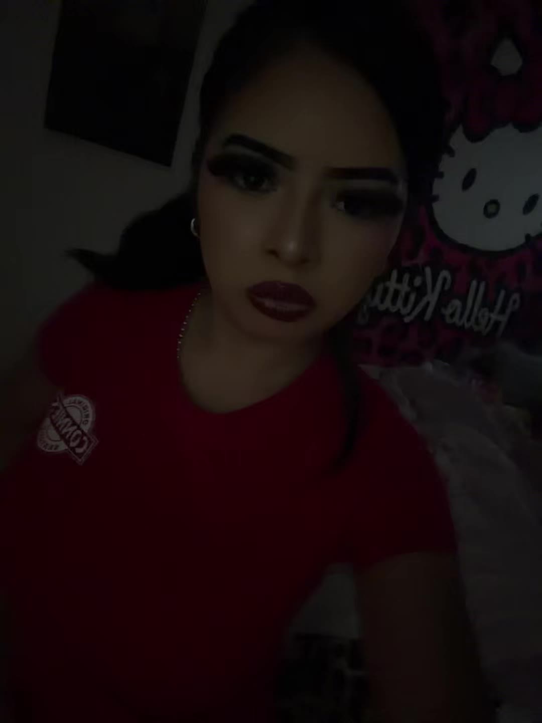 @Anaiii*•