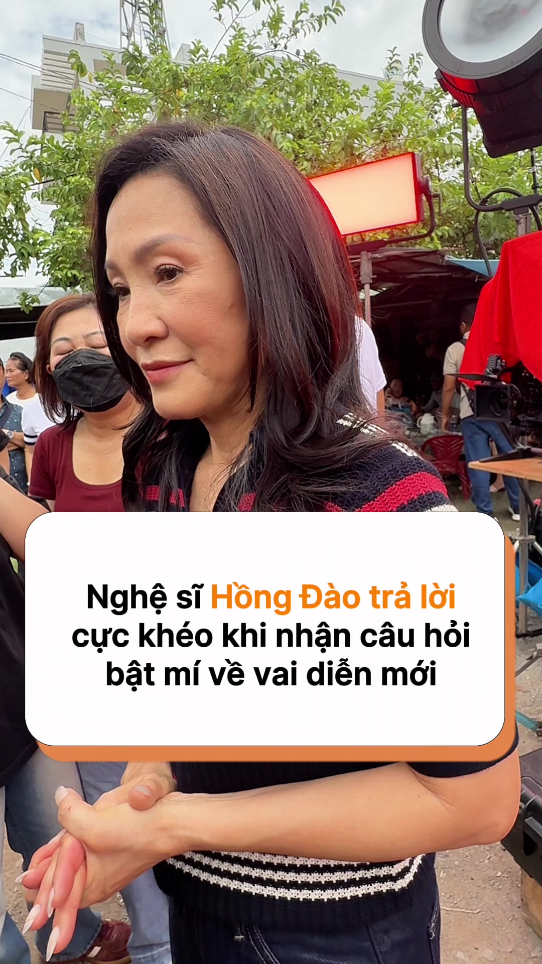 @H&oacute;ng Showbiz Việt