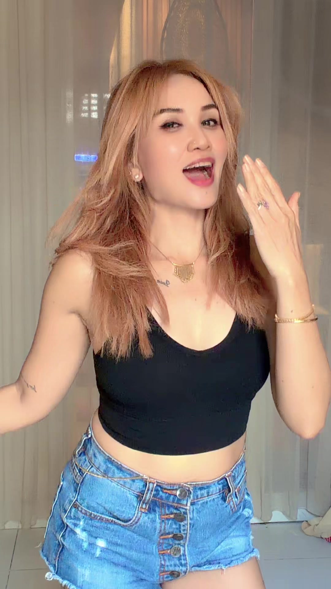 @Lovelyariani