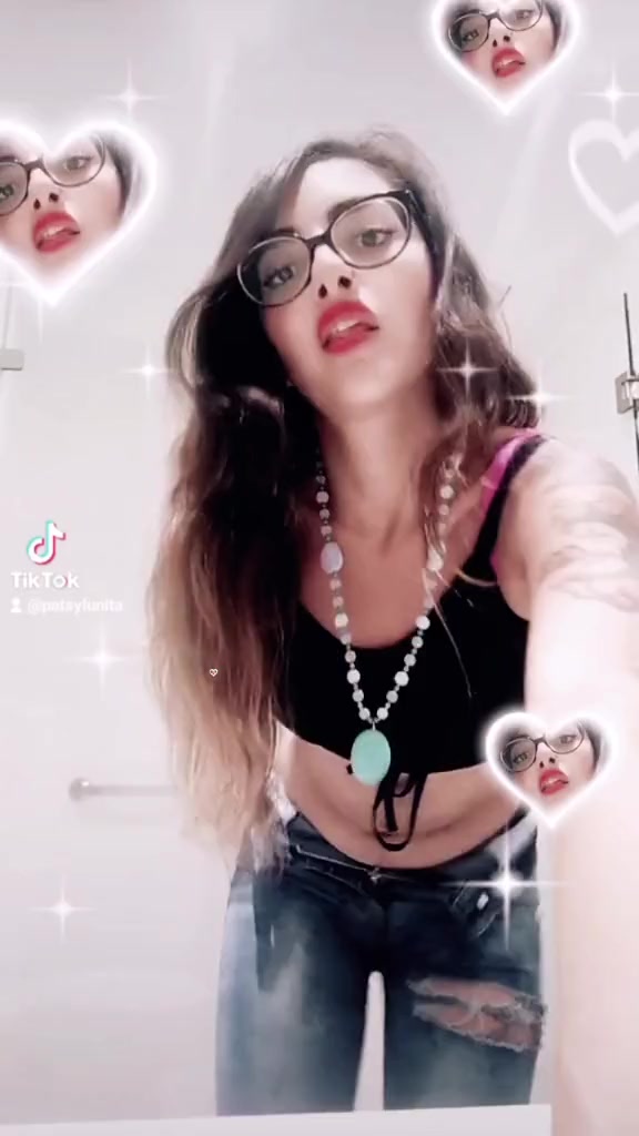 @Patsy Lunita 🖤👽💀🌚